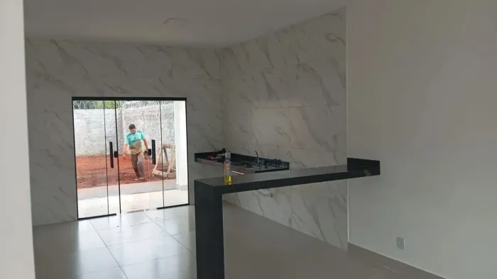Casa Nova com 2 quartos no Parque Los Angeles - Goianira - Goiás