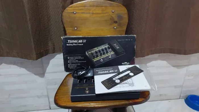 Pedaleira de efeitos para guitarra - VOX TONELAB ST - VOLVETRONIX