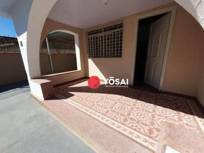 Casa com 3 dormitórios para alugar, 150 m² por R$ 2.500,00/mês - Vila Nalin - Londrina/PR