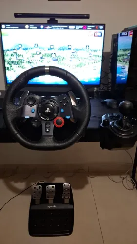Volante G29 semi novo, ótimo estado.