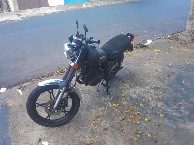 Moto otima muito economica 