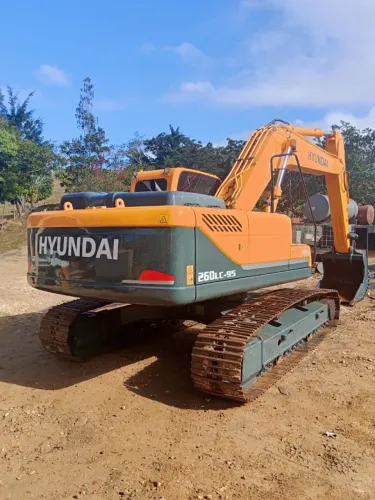 ESCAVADEIRA HYUNDAI 260LC-95 ANO 2014