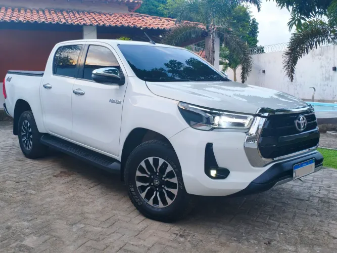 Toyota Hilux CD 4X4 2.8 Diesel Mec. 2023