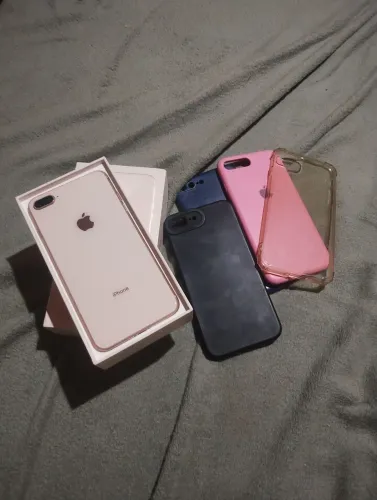Celular iPhone 8 plus novo 64 GB 600 reais com a caixa