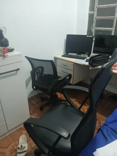 Cadeira giratoria seminova