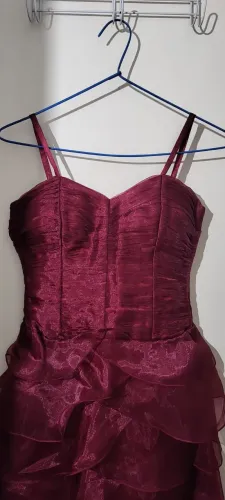 VESTIDO LONGO MARSALA EM CRISTAL (PP AO P - SEMINOVO) 