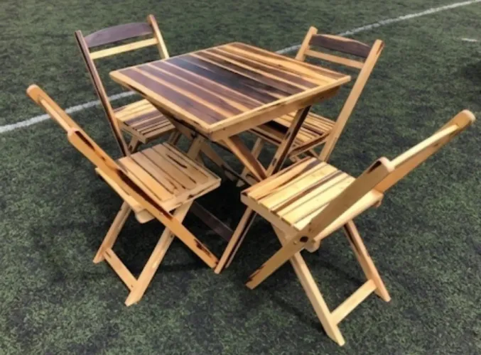 Mesa e cadeira