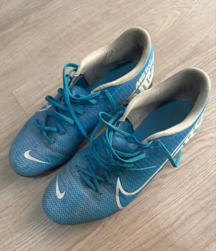 Chuteira Nike Mercurial Academy