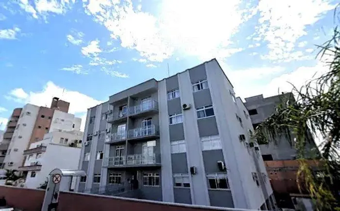 Vendo Amplo Apto 03 dormitórios, 02 vagas Localização Privilegiada!