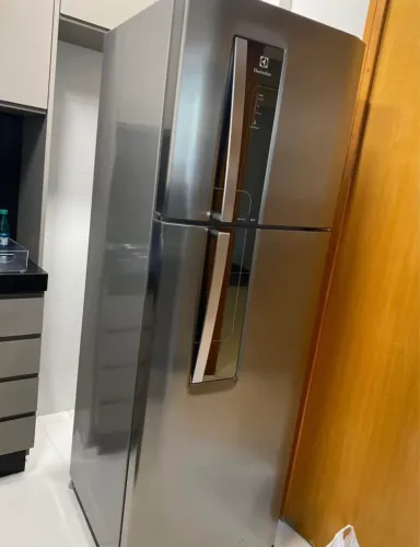 Geladeira Electrolux inox 402 litros