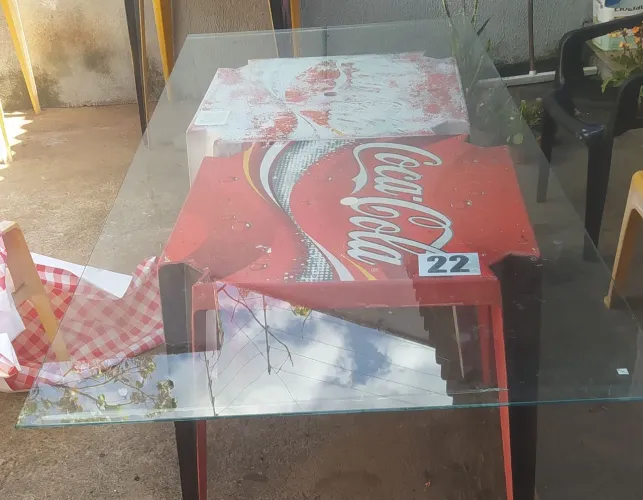 Vendo vidro temperado ótimo para usar como mesa