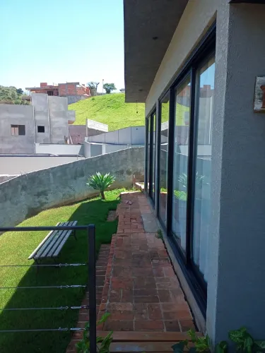 Casa de Luxo em Condomínio: Venda ou Locação em Atibaia-SP, Estância Parque. 3 Quartos, 3 