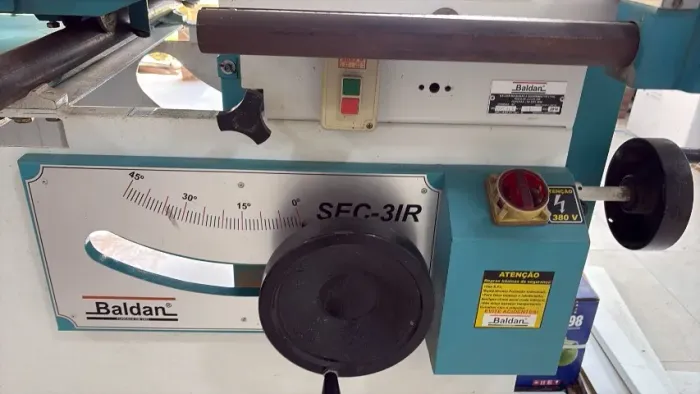 Esquadrejadeira Baldan SEC - 3iR + Aspirador de Pó Inmes
