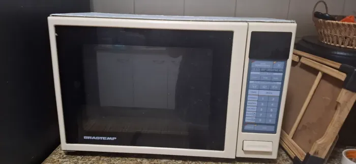 Micro-ondas usado com defeito