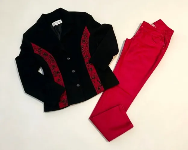 Conjunto Blazer 44 e Calça Sawary 42