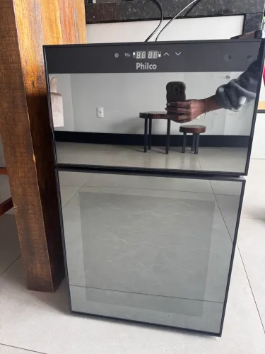Adega climatizada display digital 24 garrafas