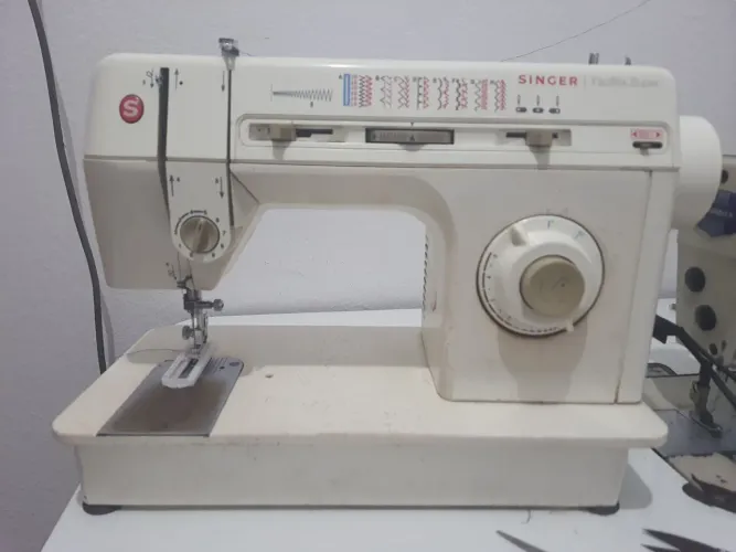 MÁQUINA SINGER