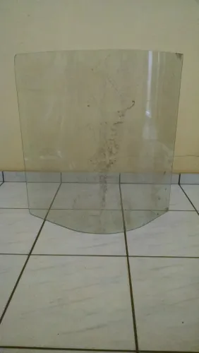Vidro curvo pequeno