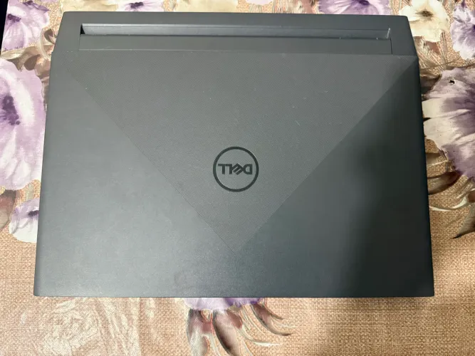 (É uma Máquina Dell G15)