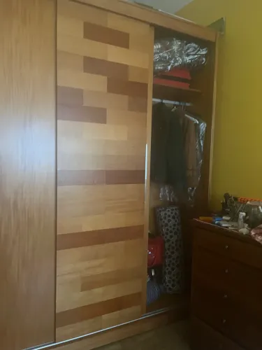 Guarda roupa de casal com 3 portas de correr