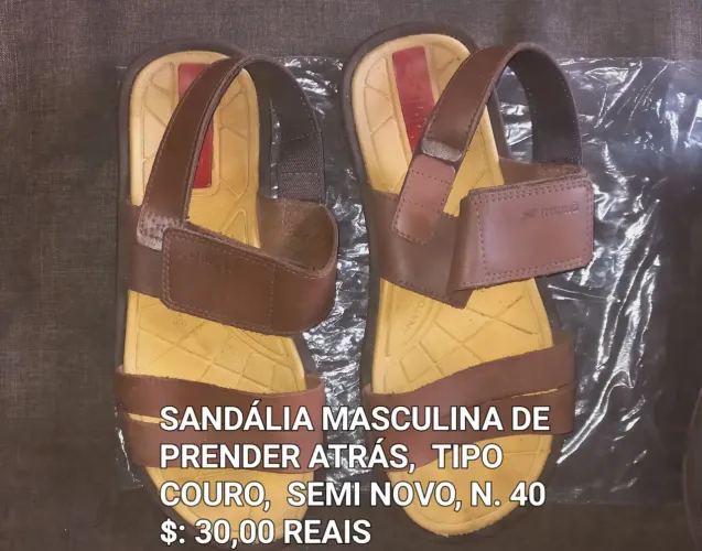 Roupas e sapatos. 