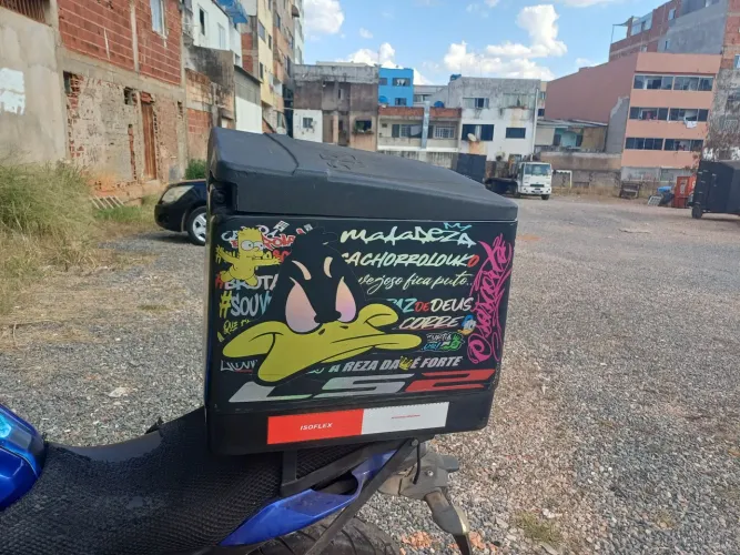 Vendo baú de moto 90 litros semi novo