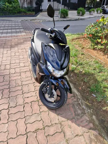 Vendo yamaha fluo 