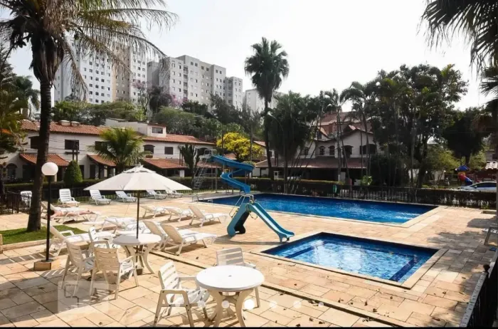 Imóvel para aluguel possui 80 metros quadrados com 3 quartos em Pirajussara - São Paulo -