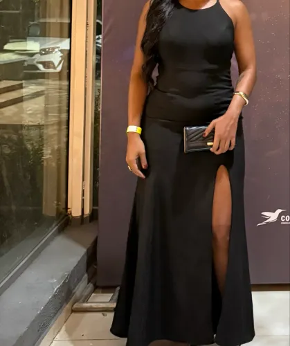 VESTIDO DE FESTA COSTA NUA COM FENDA - PRETO