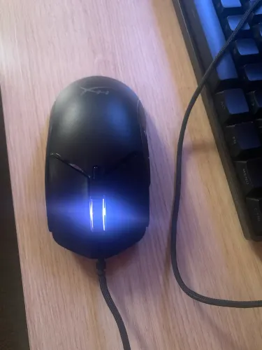 Hyperx pulse Fire haste 2 com fio , semi novo 1 mês de uso funcionando perfeitamente