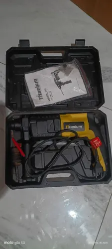 Furadeira grande com encaixe SDS