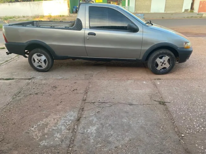Fiat Strada Working 1.5 MPI 8V CE (álcool) 2000