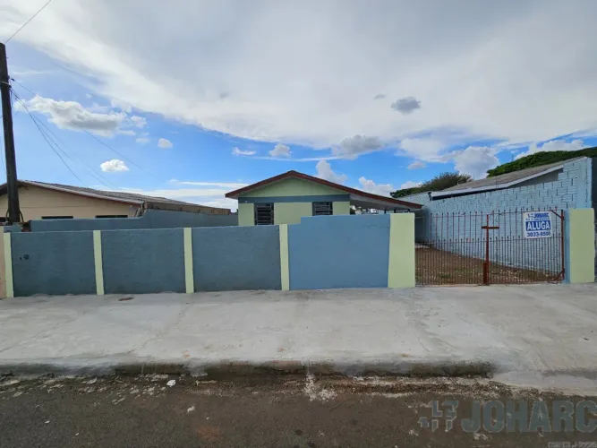 Casa Residencial com 2 quartos para alugar por R$ 840.00, 60.00 m2 - NUCLEO HABITACIONAL P