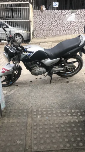 Suzuki yes 125 semi nova pra vender