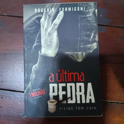 A ÚLTIMA PEDRO ( LIVRO BANIDO DA UNIVERSAL)