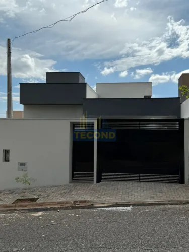 CASA À VENDA NO BAIRRO LAGO SUL 1