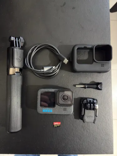 GoPro Hero 12 Black + Bastão + Cartão de Memória + Cabo Original