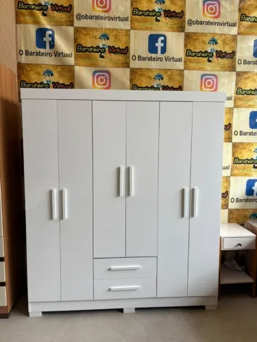 Guarda-Roupa Casal 6 Portas com Cabideiro e Gavetas: Organização e Elegância no Quarto