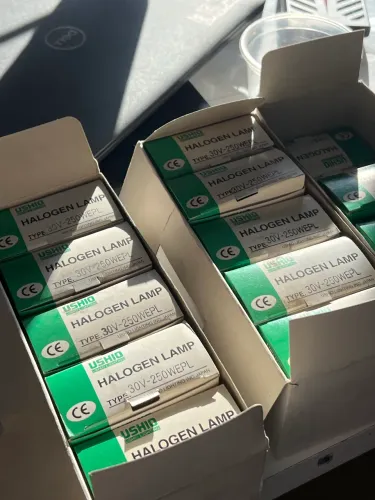 Lâmpadas Halógenas Ushio 30V 250W EPL - Lote com 28 Peças