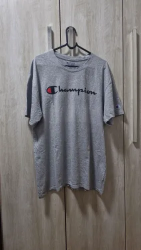 Lote de camisetas de marca