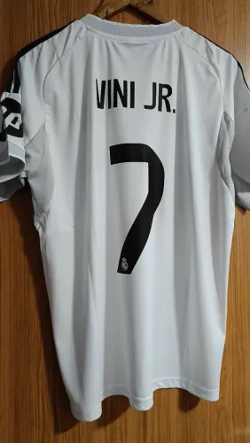 Camisa do Real Madrid versão torcedor 25/26 personalizada Vini Jr. 7