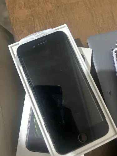 iPhone SE 64GB