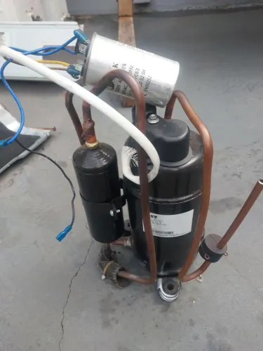 Vendo  muito barato compressor R410  12k. 200 rrais