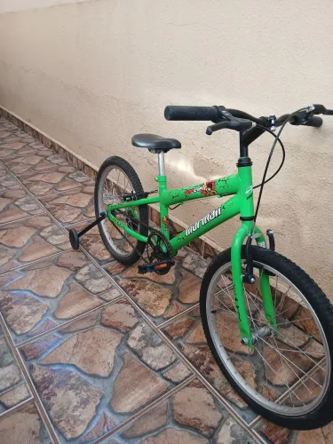 Bicicleta infantil mormail aro 20 estado de nova usada poucas vezes.