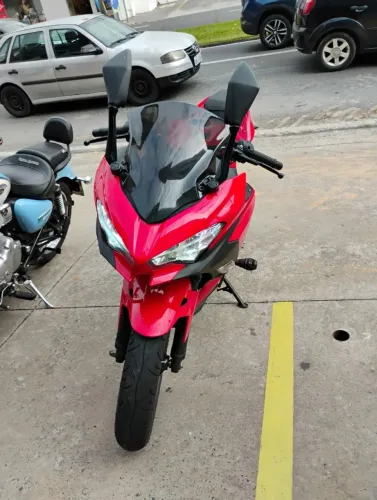 Kawasaki Ninja 400 2021 - Vermelha