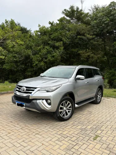 Toyota Hilux SW4 SRX 4X4 2.8 TDI 16V Dies. Aut. 2017