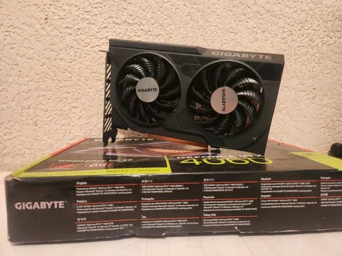 RTX 4060 Gigabyte WindForce OC 8GB