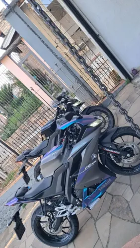 Yamaha YZF R15 (DESCRIÇÃO)