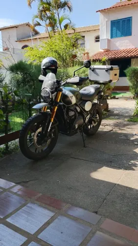 Moto muito nova