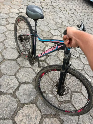 Vende-se aro 29, só pegar e andar, só tá sem os freios